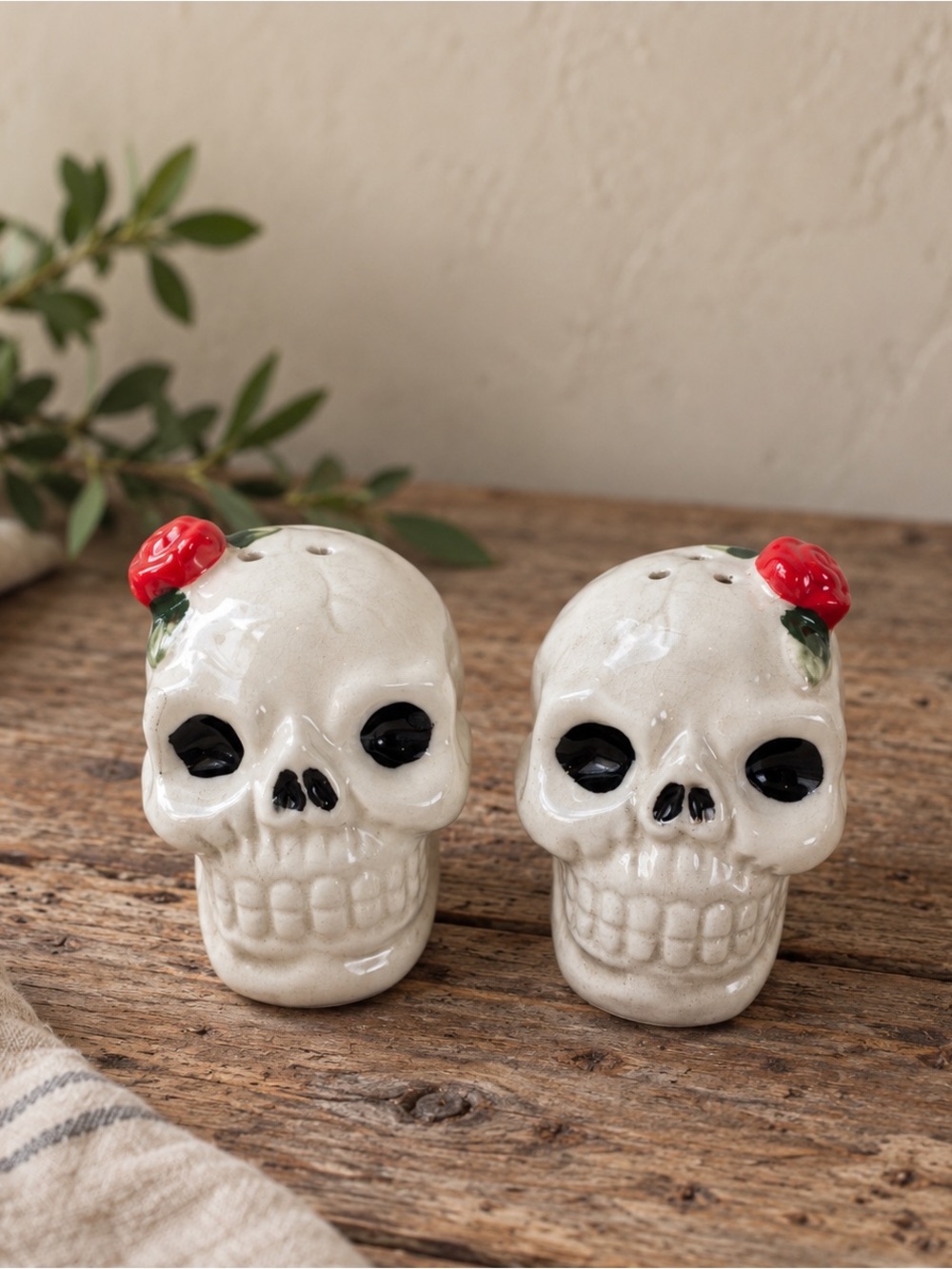 Vintage Gothic Romantic Day of the Dead Skull Salt and Pepper Shakers Halloween